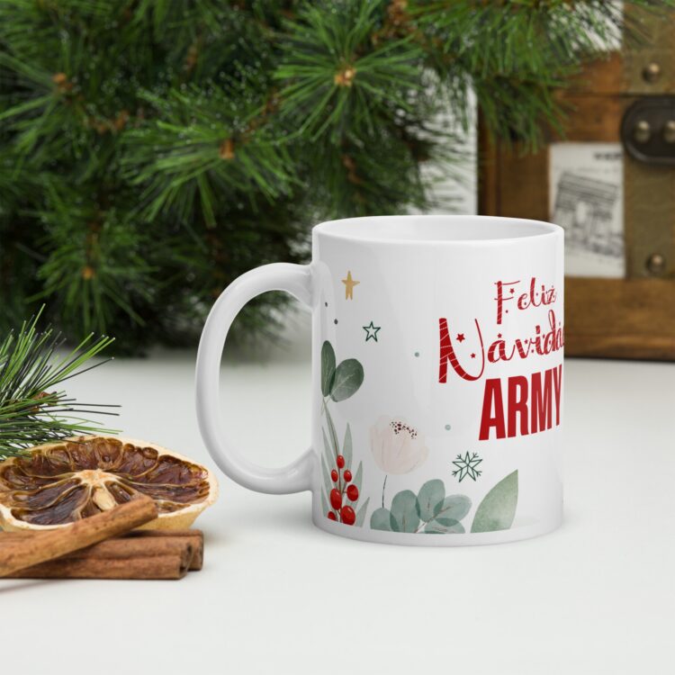 Taza Feliz Navidad Pareja Army blanca brillante - Imagen 2